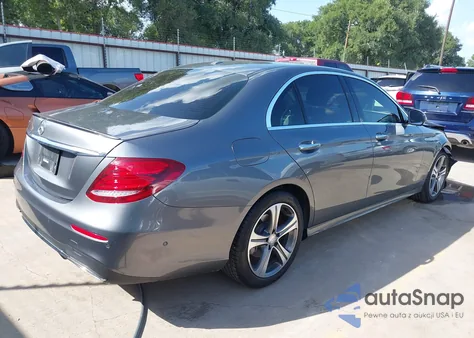 2017 Mercedes-Benz E 300 z USA, uszkodzony, nr VIN WDDZF4JB6HA156892